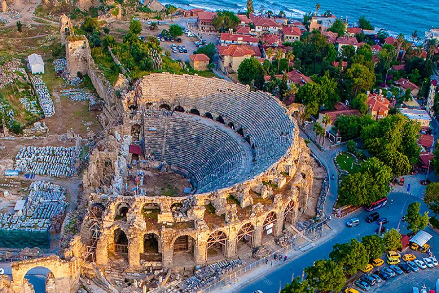 Side Antik Kenti – Akdeniz’in Kıyısında Zamana Direnen Roma Mirası