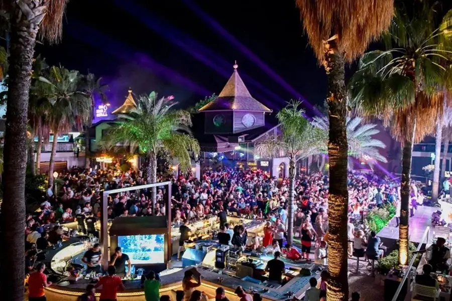 Alanya’da Gece Hayatı: Şehir Asla Uyumaz